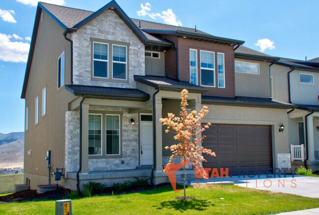 Building Photo - 1353 W Quailhill Rd