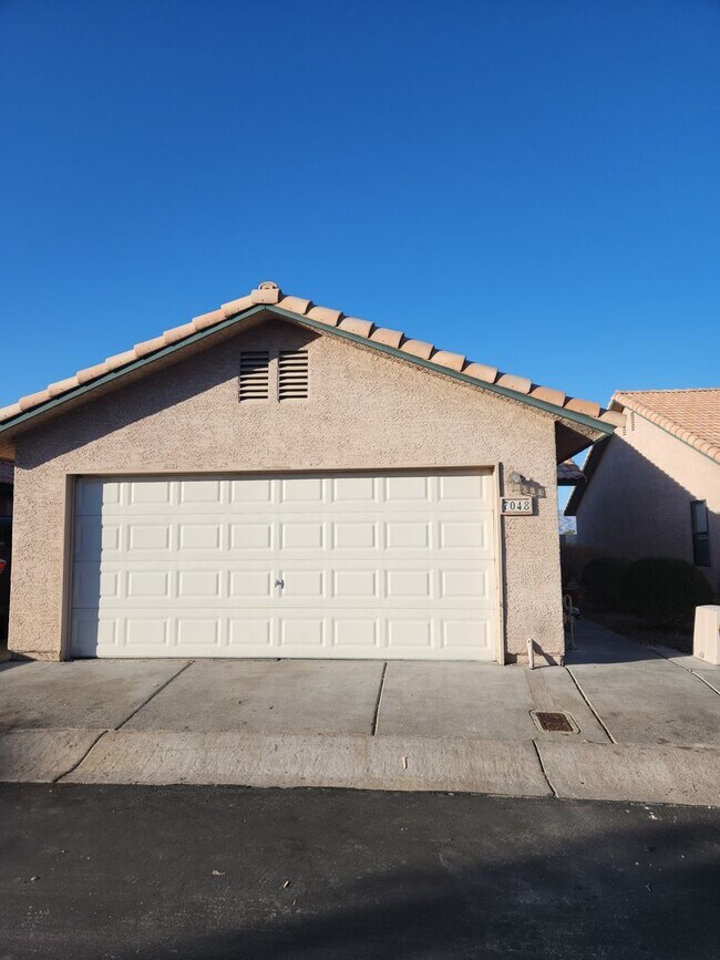 Foto del edificio - Single-Story 2 Bed, 2 Bath with 2-Car Garage in Gate Community