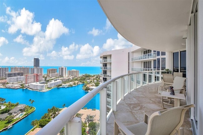 Building Photo - 21200 Point Pl