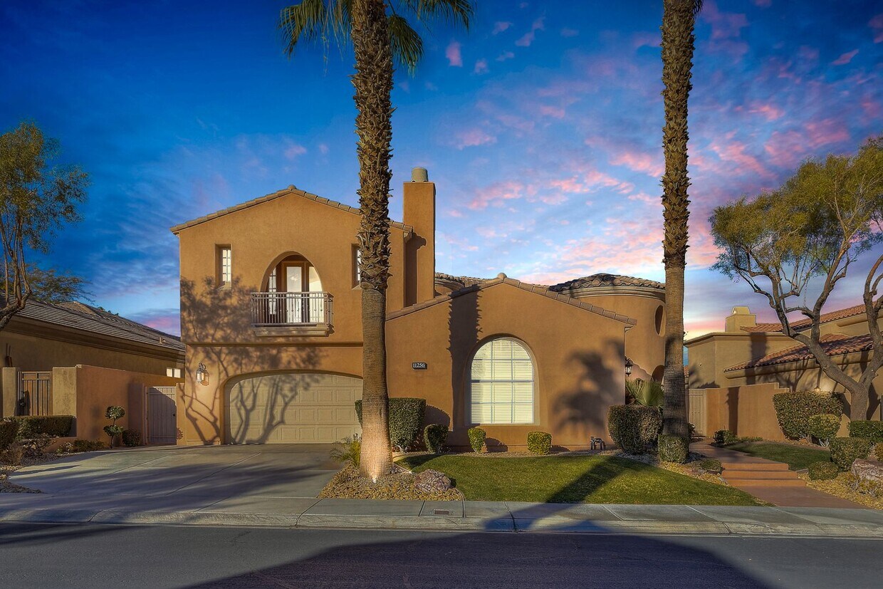 Primary Photo - IMMACULATE 2 STORY HOME W/ POOL AND SPA, 4...