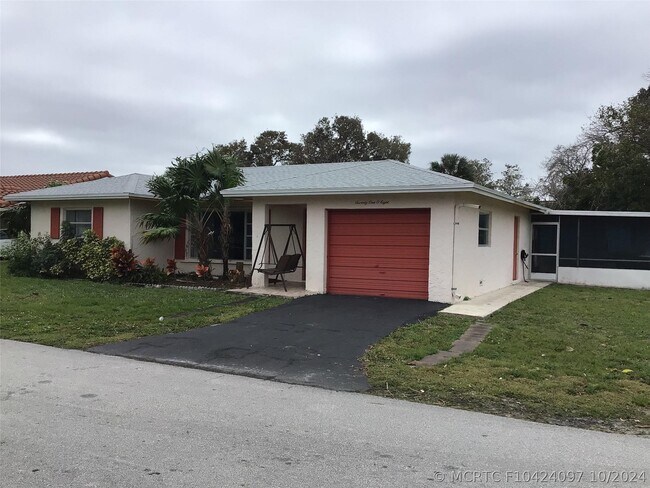 Foto del edificio - 7108 NW 76th Ct