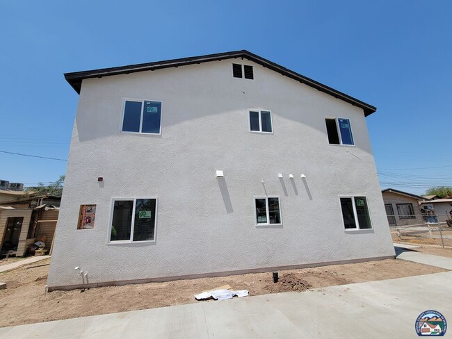 Foto del edificio - 933 Rockwood Ave