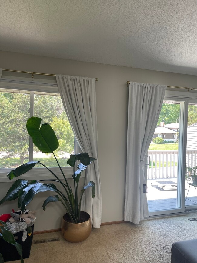 Foto del edificio - 9631 Hampshire Ln