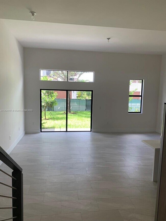 Foto del edificio - 4448 NW 9th St