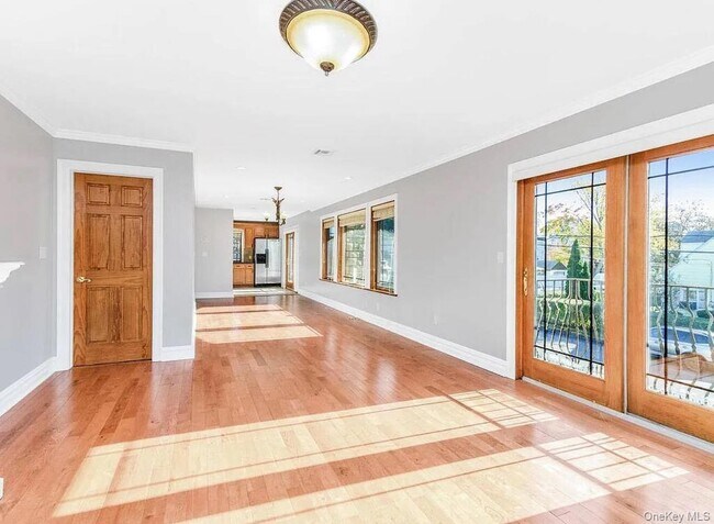 Foto del edificio - 113 Maple Pl