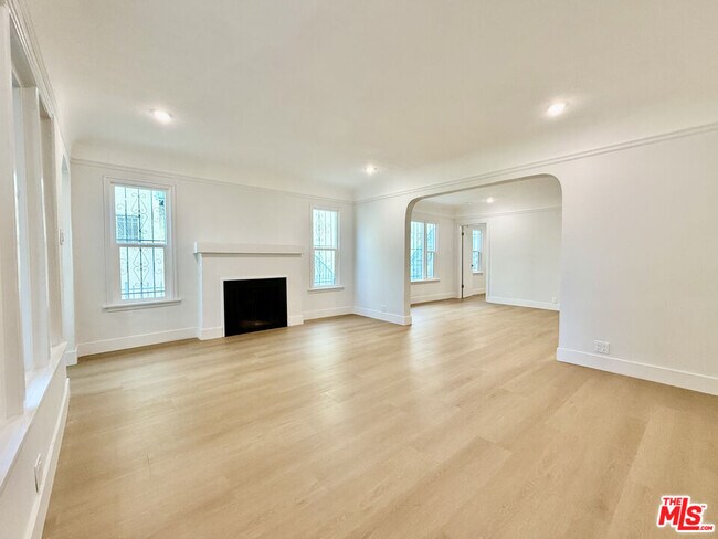 Foto del edificio - 1221 West Blvd