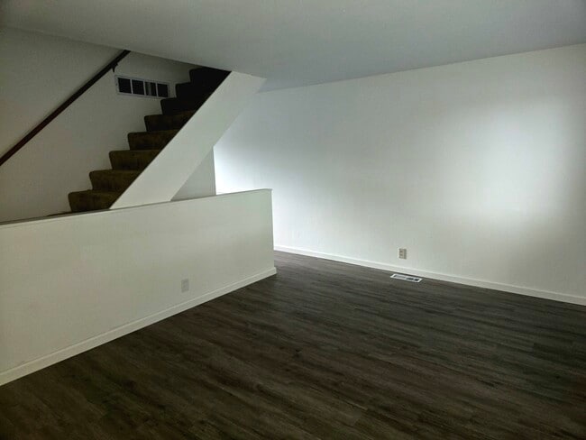 Building Photo - 4248 Lasata Dr