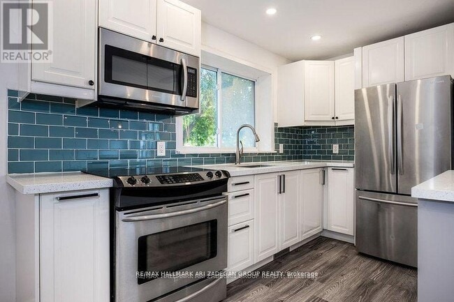 Building Photo - 47 Newbury Dr