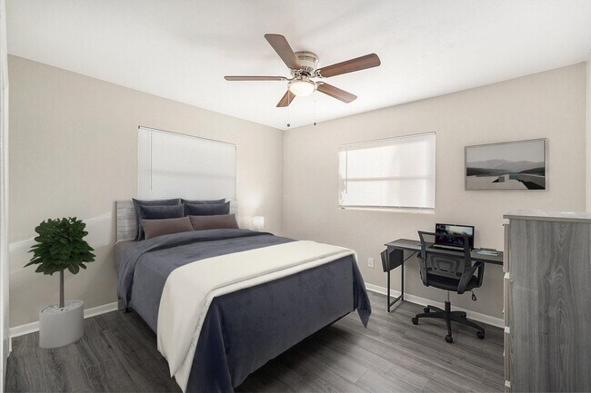 Foto del edificio - 1346 Byron Dr