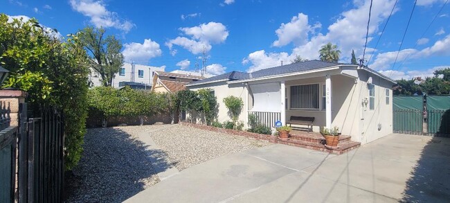 6036 Craner Ave, North Hollywood, CA 91606 - House Rental in North ...