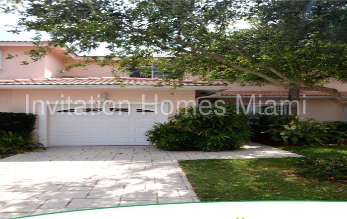 Primary Photo - 2920 Port Royale Ln S