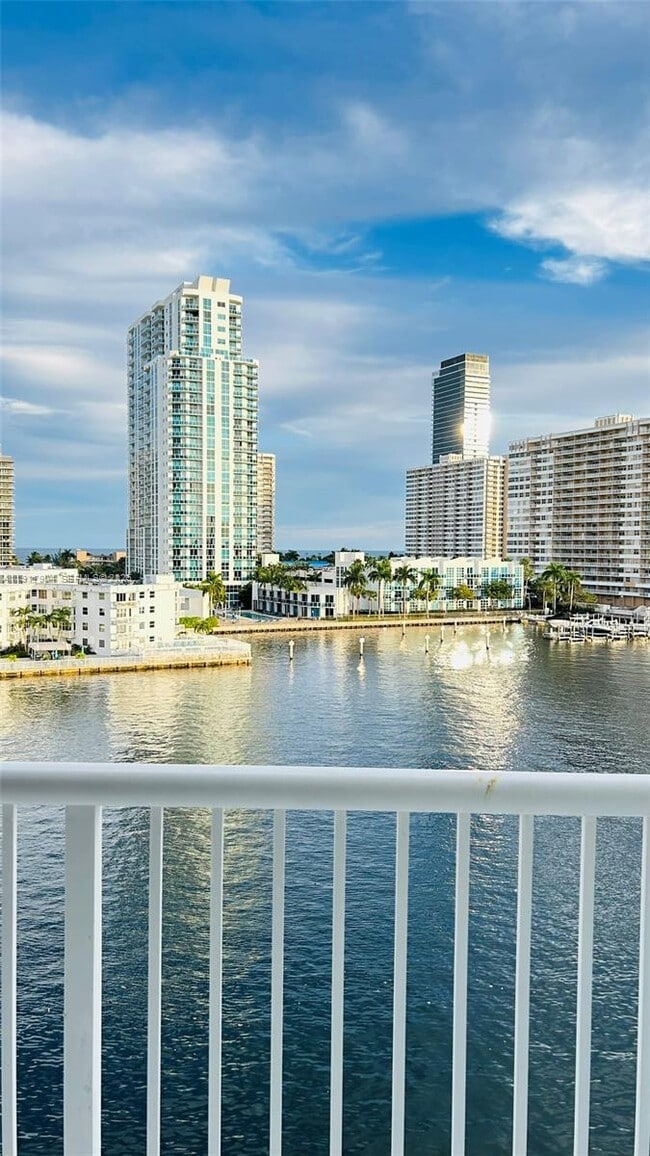 Building Photo - 121 Golden Isles Dr