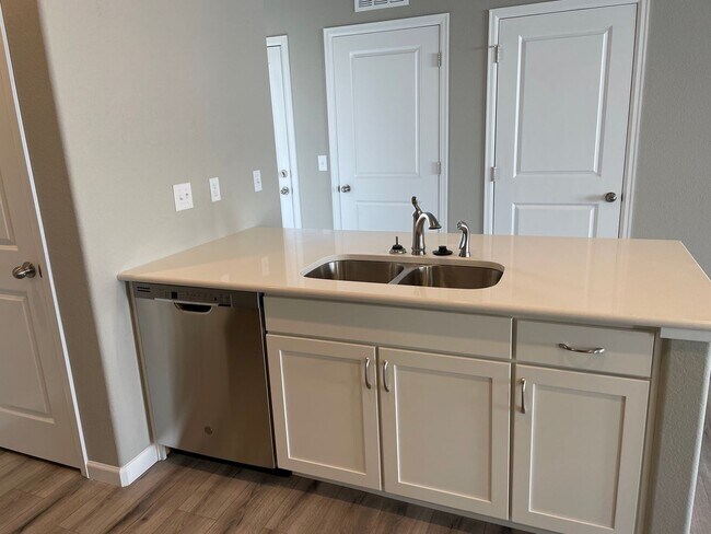 Foto del edificio - Newer 2 bedroom, 1 bath, 1 car garage home!