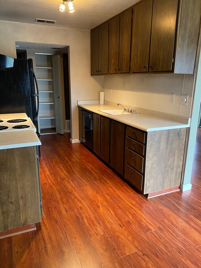 Building Photo - 3591 Quail Lakes Dr