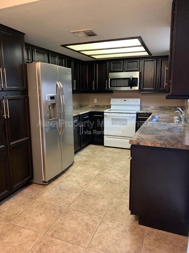 Foto del edificio - 1774 E Tara Dr