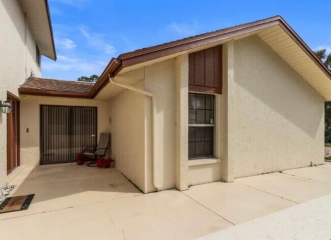 Foto del edificio - 6004 Courtside Dr