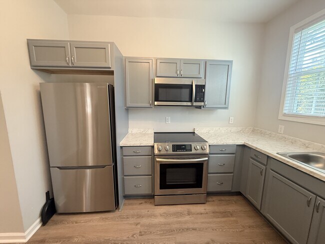 Building Photo - 3092 Main St