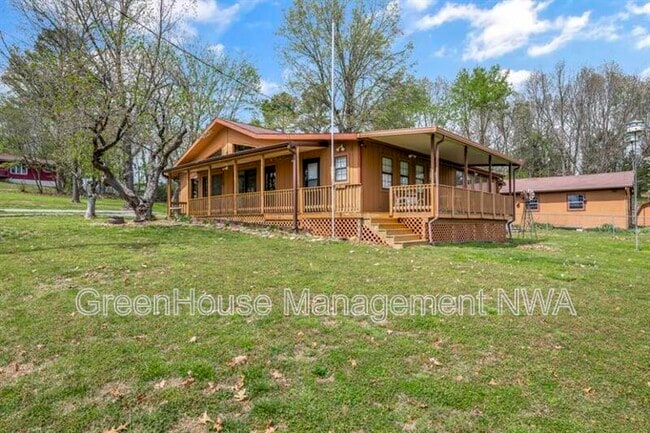 Building Photo - 8392 S Lakeshore Dr