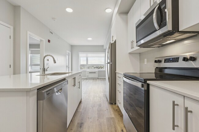 Building Photo - Evoke