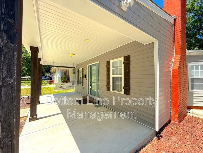 Foto del edificio - 1216 Jackson Rd