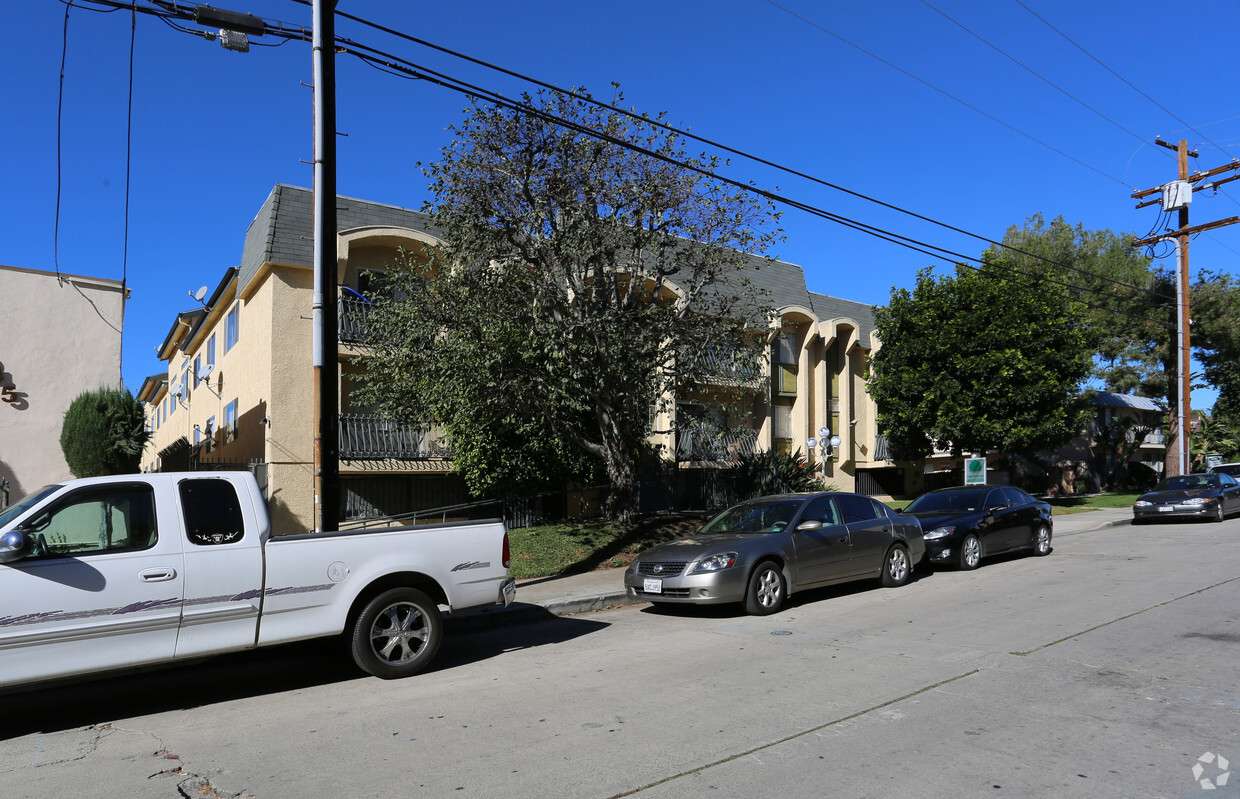 Primary Photo - Klump Apartments