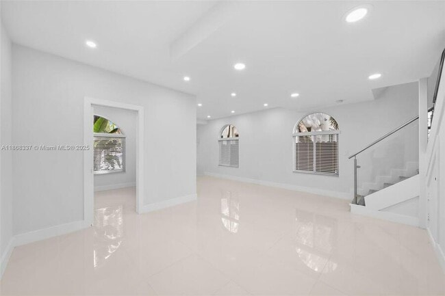 Foto del edificio - 3143 Day Ave