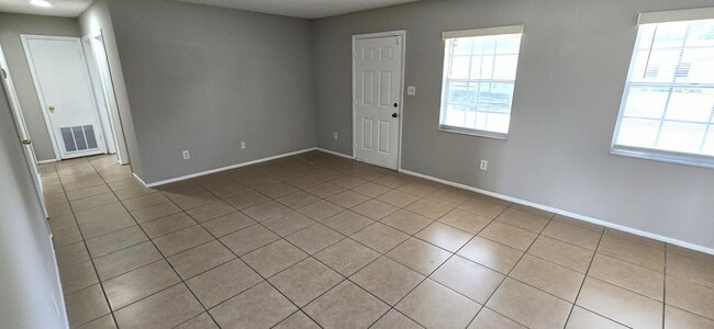 Photo - 108 Jalapa Dr House