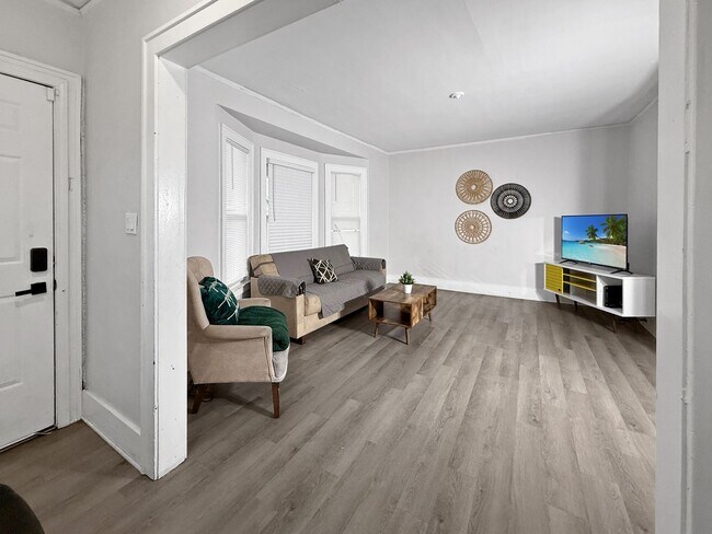 Foto del edificio - Calvert Duplex (The Shirley)