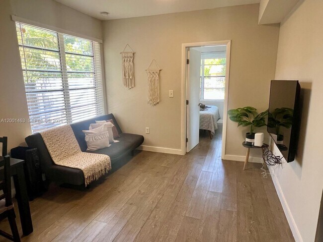 Foto del edificio - 2932 NW 16th Ave