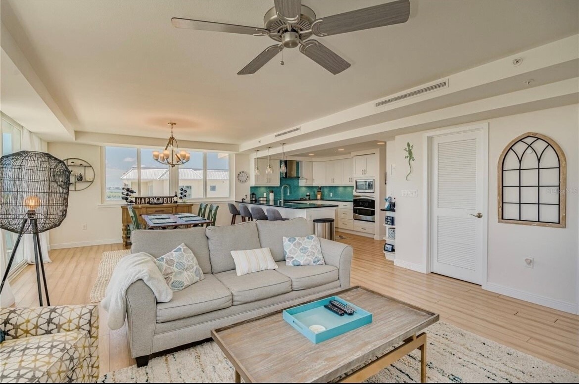 Primary Photo - 223 Island Way