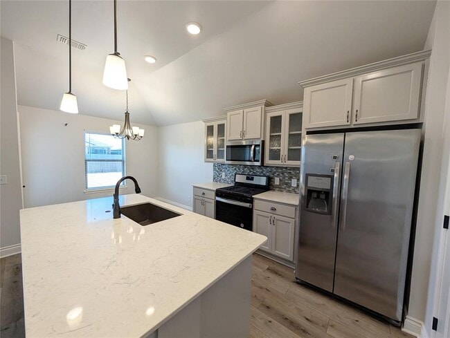 Building Photo - 18637 Como Dr