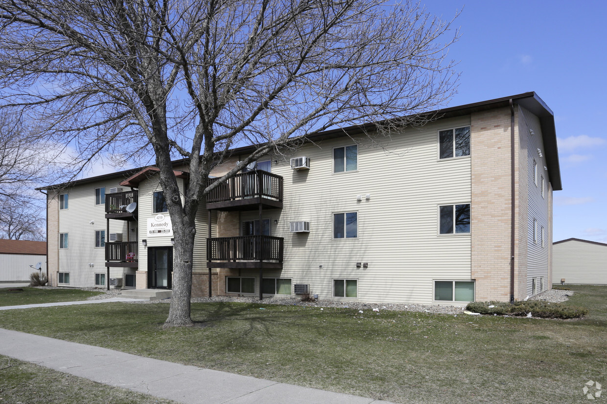 Primary Photo - Kennedy Apartments