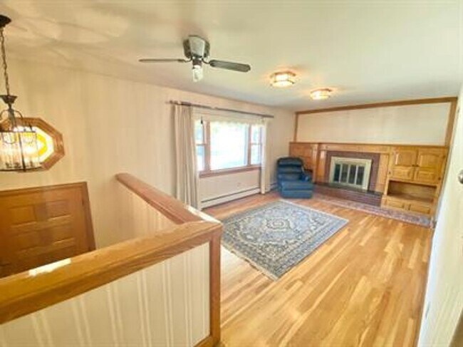 Foto del edificio - 5 Bedroom Home in Essex Junction!