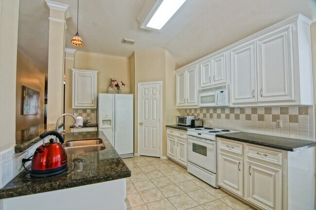 Foto del edificio - 3819 Shady Breeze Dr