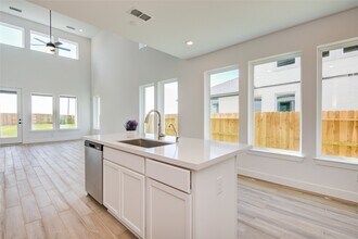 Building Photo - 21803 Fitzroy Mnr Ln