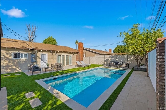 Foto del edificio - 23010 Hartland St