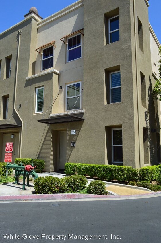 Primary Photo - 3 br, 3 bath House - 186 Village Court