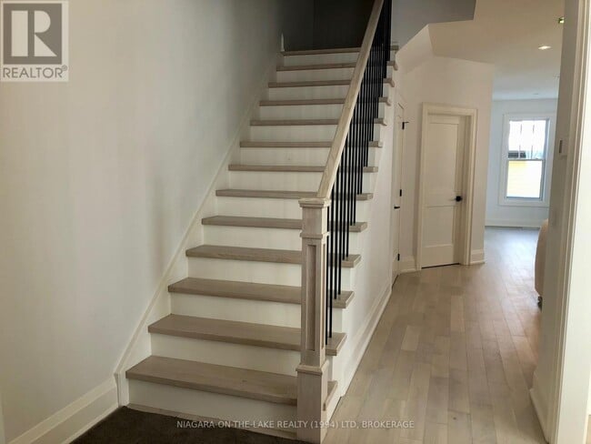 Photo du bâtiment - 10 Perez Rd