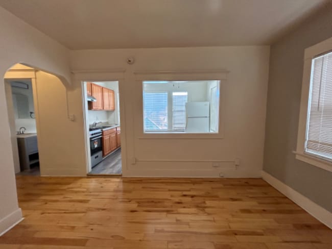 Photo - 836 S Park View St Apartment