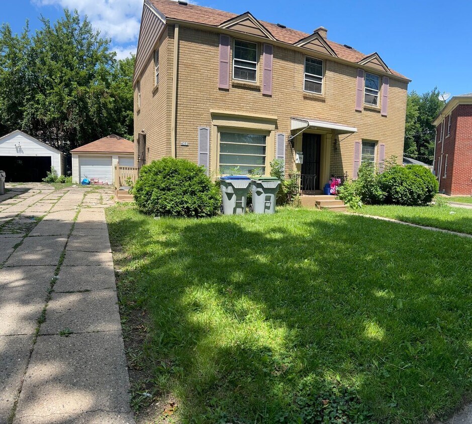 Primary Photo - 4353N24thPlK