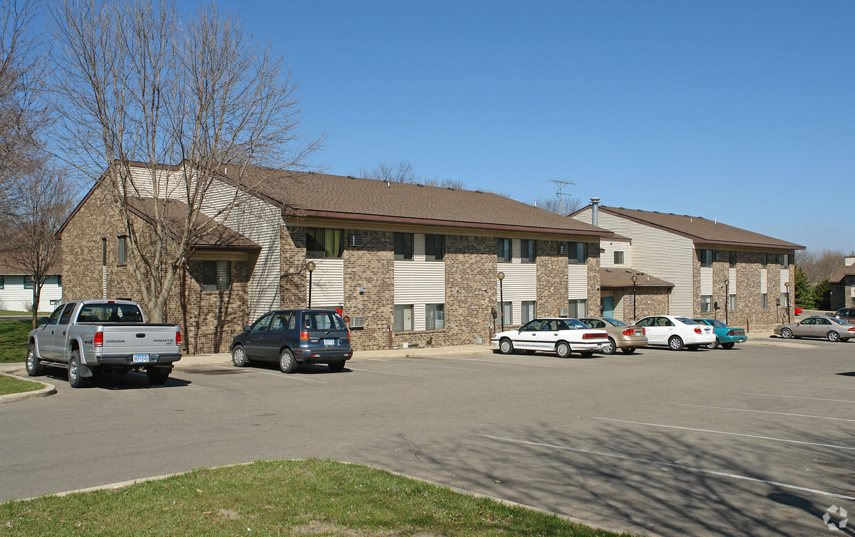 Building Photo - South Oak Apartments