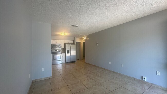 Building Photo - Charming 3-Bedroom Duplex in the Heart of Orlando