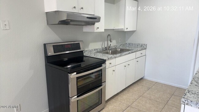 Foto del edificio - 2026 W Cactus Rd