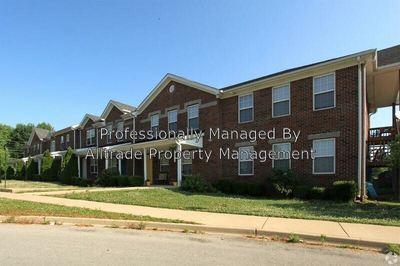Foto principal - 864 Marian Village Dr