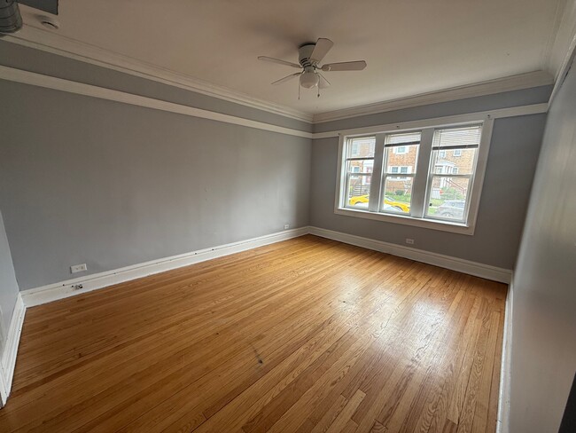 Building Photo - 3020 N Karlov Ave
