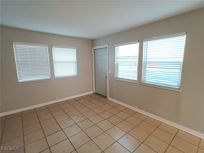 Building Photo - 3420 Skyline Blvd