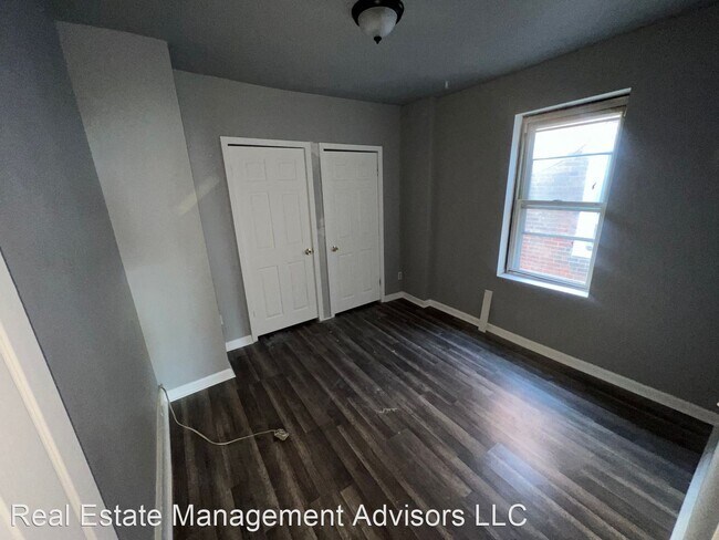Building Photo - 3 br, 1 bath House - 1903 S 65th St