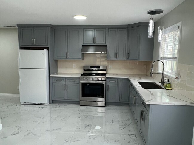 Foto del edificio - 1858 S Gail Ln