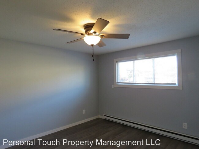 Building Photo - Studio, 1 bath Apartment - 702 29th St N
