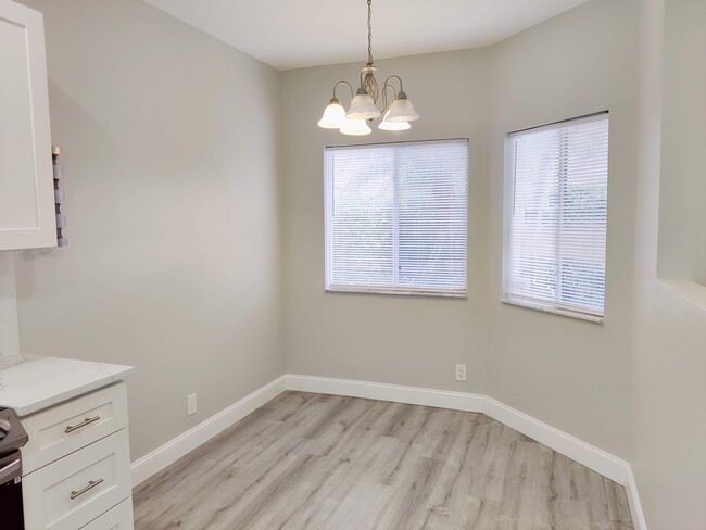 Building Photo - 6815 Via Regina